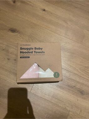 KeaBabies Snuggle Baby Hooded Towels - Pink & Cream